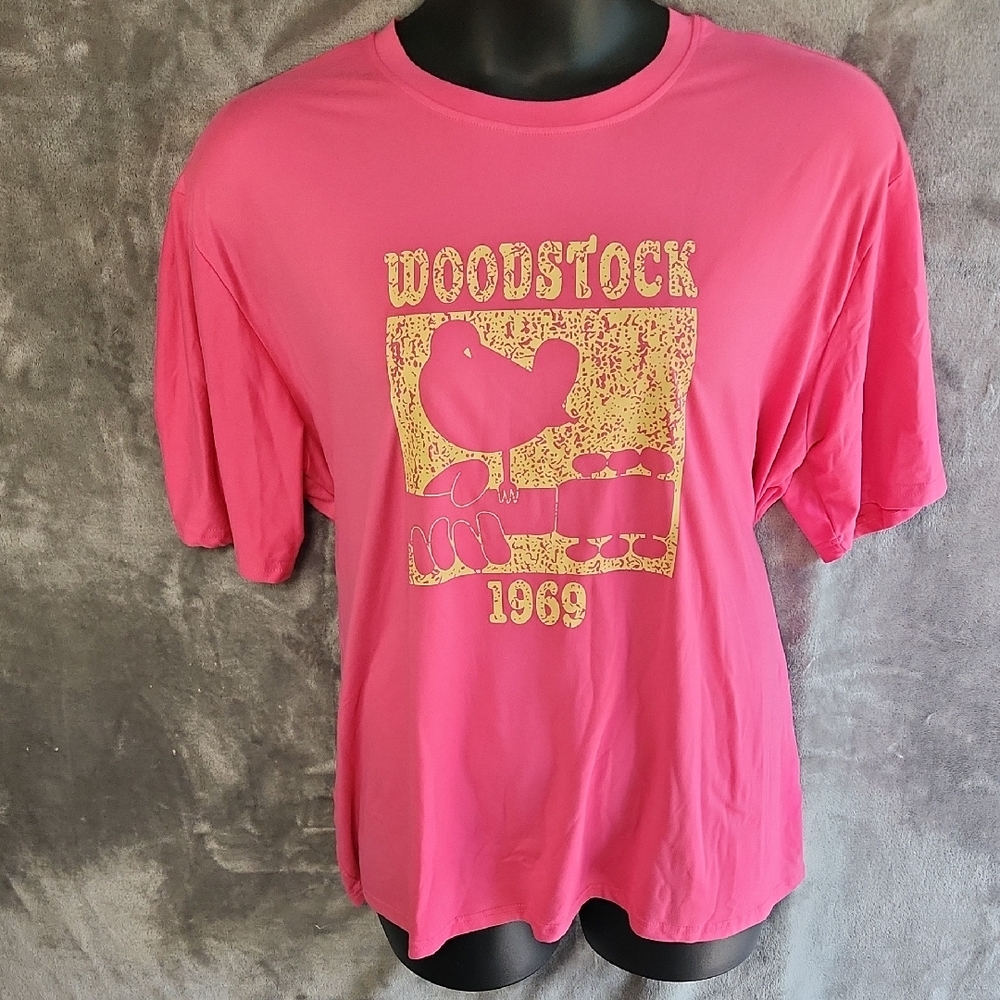 Pink Woodstock 1969 Graphic T-Shirt. Size 3X